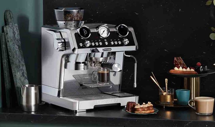 De'Longhi La Specialista Maestro on a kitchen benchtop.