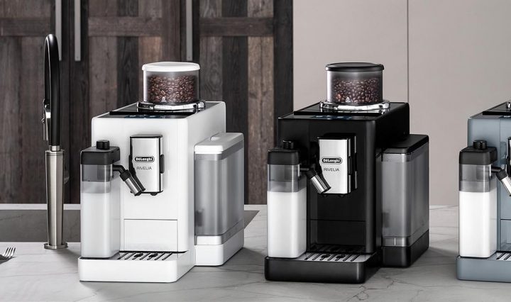 Three De'Longhi Rivelia Coffee Machines next to each other.