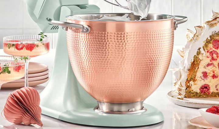 Recipe for Bombe Alaska and Berry Spritz.